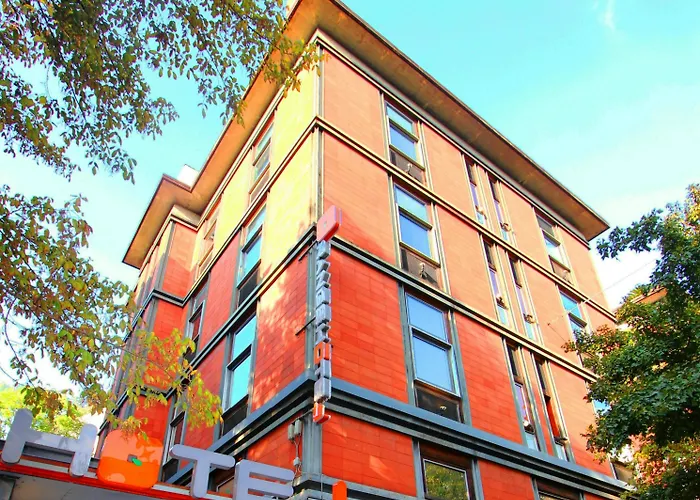 Orange Hotel 4*