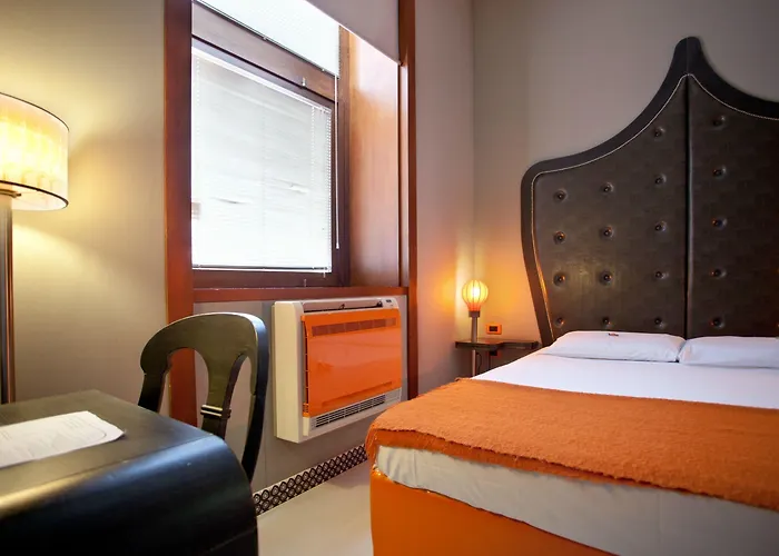 Orange Hotel