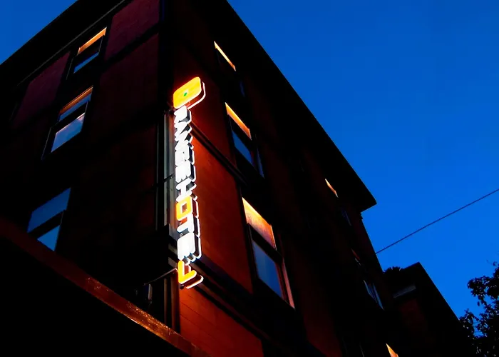 Orange Hotel 4*